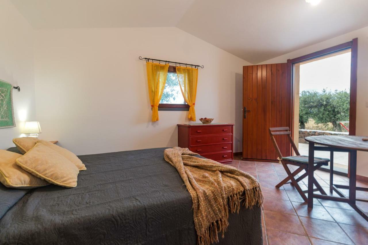 S'Ulumu Guest House Доргали Екстериор снимка